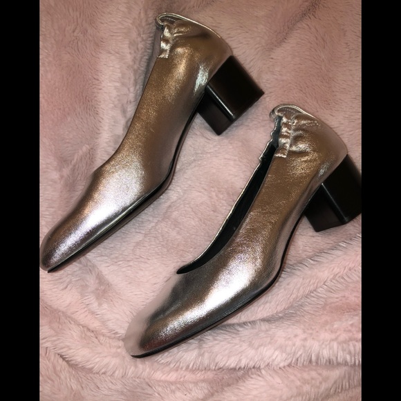 Gently Loved Rag & Bone Silver Round Toe Pumps - Picture 6 of 7